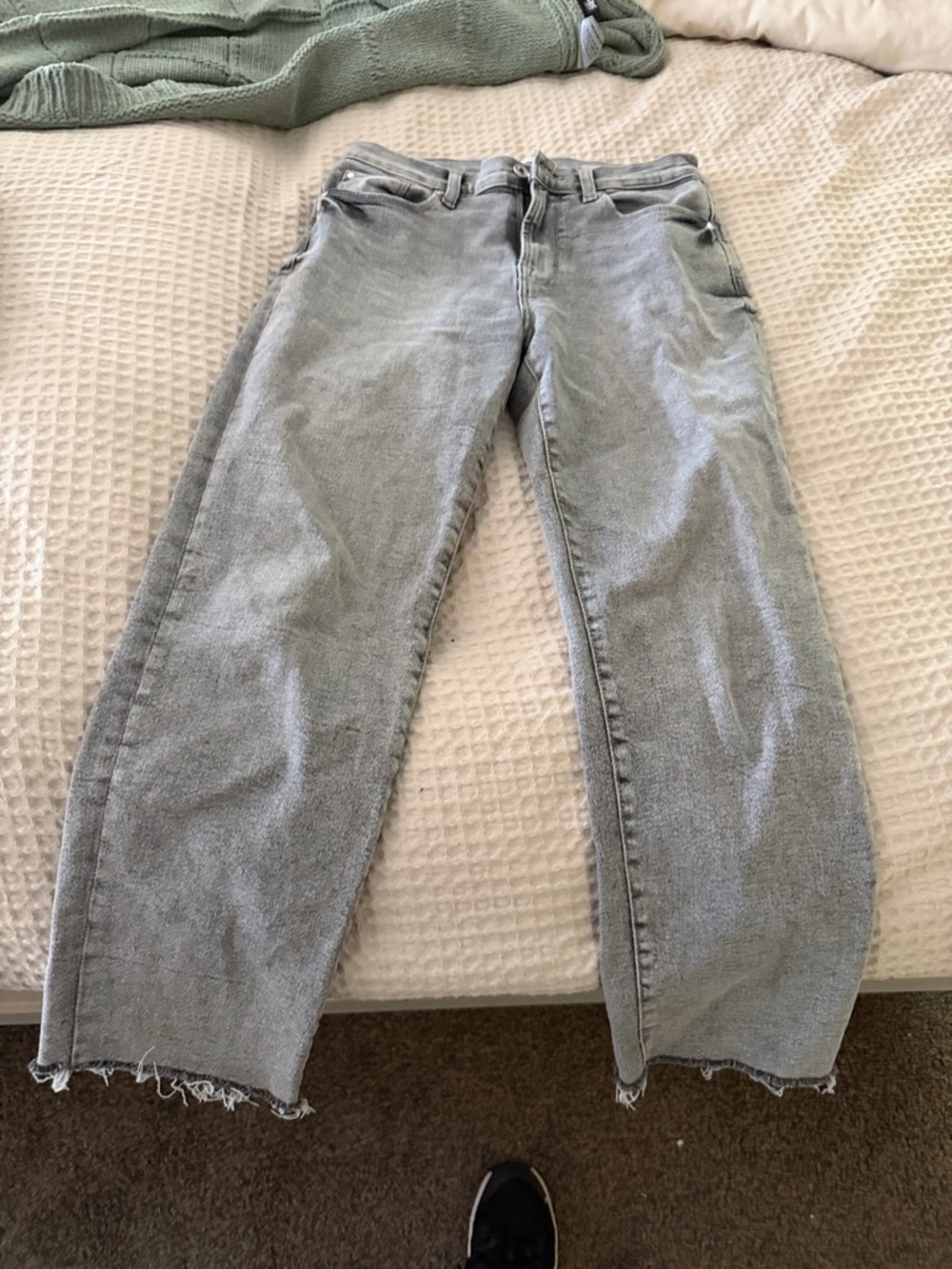 Kensie High Rise Straight Leg Jeans in Light Wash Gray